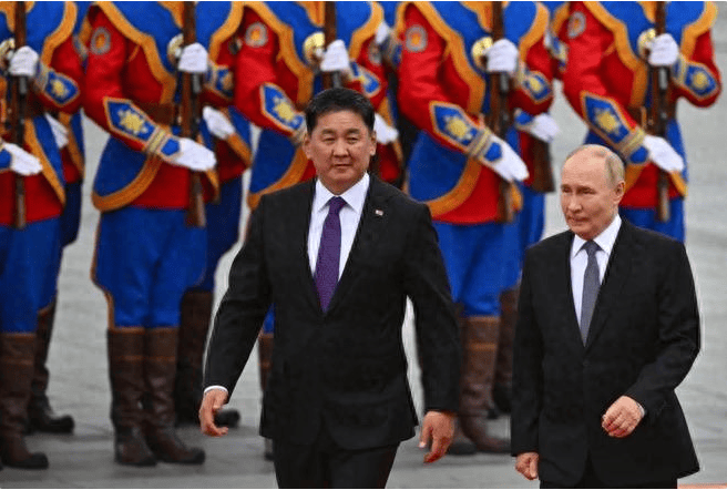 “逮捕普京”突响！关键时刻，上百国接到通缉令，对外释放信号不一般